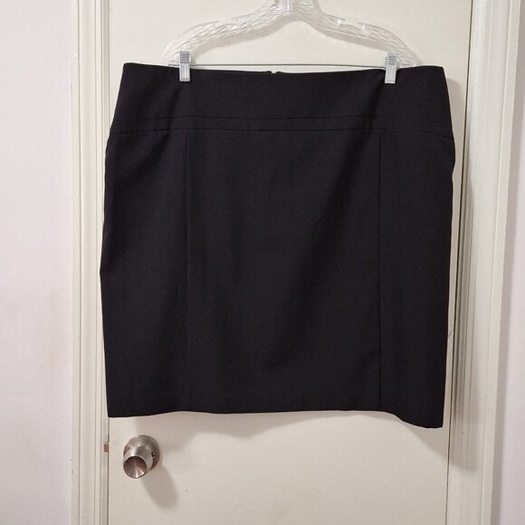 Dresses & Skirts - Black Mini Pencil Skirt Size 24W
